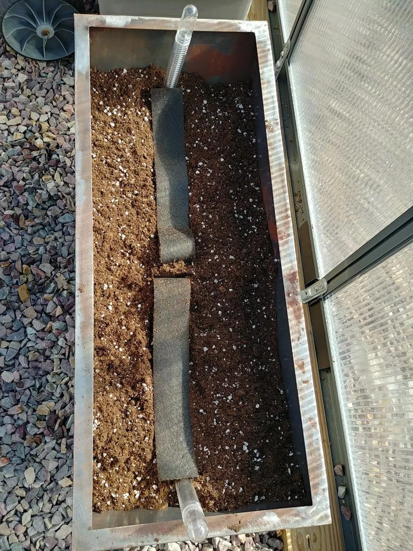 Adjustable Self-Watering Insert For Pots And Planters - Image 9